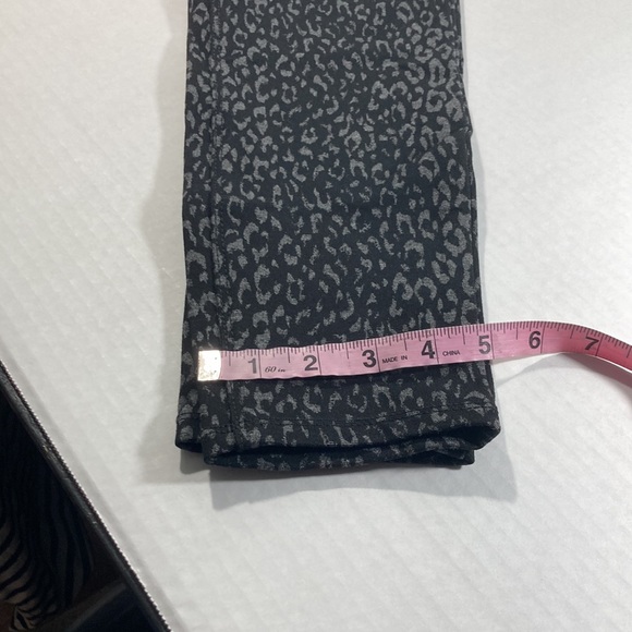 NWOT St John’s Bay womens animal print jeggings‎ leggings - Picture 15 of 15